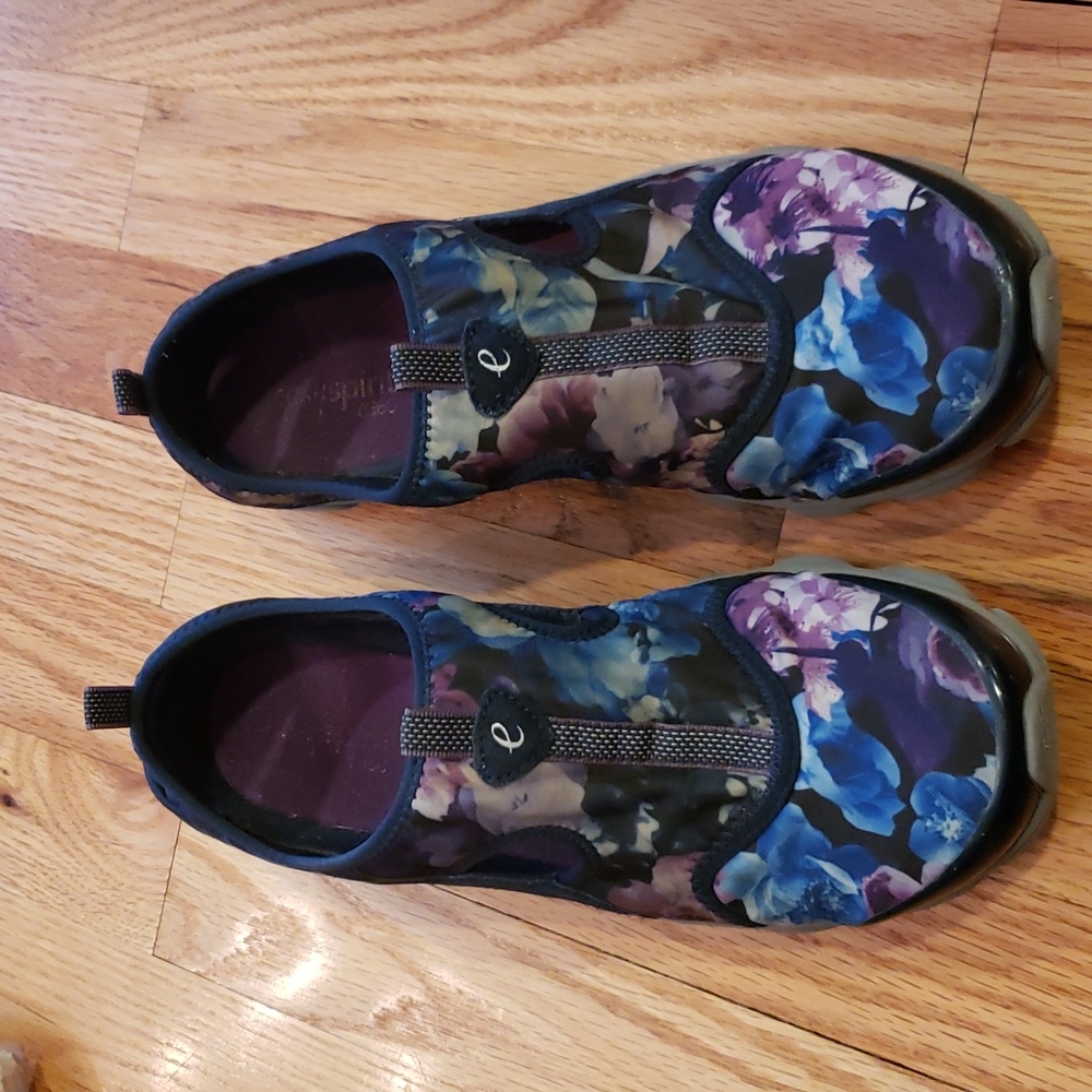 Floral sneaker shoes